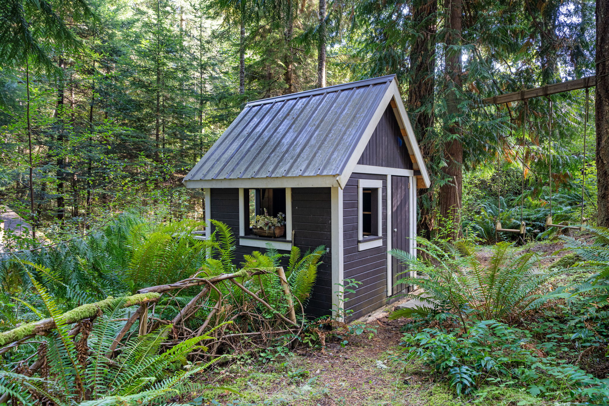 Magical Playhouse with sleeping loft!