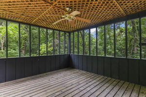 Screened-in Porch