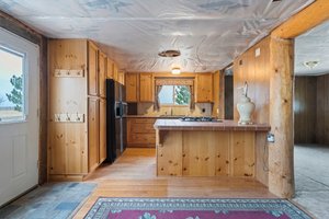 Kitchen & entry