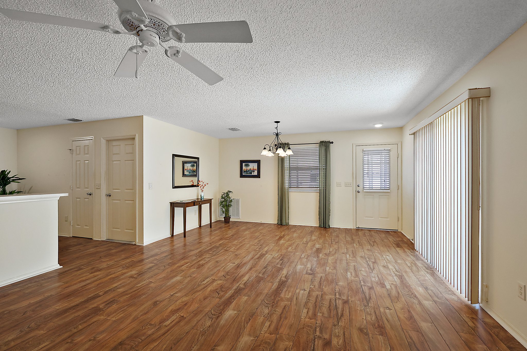 Living Room/Dining Room