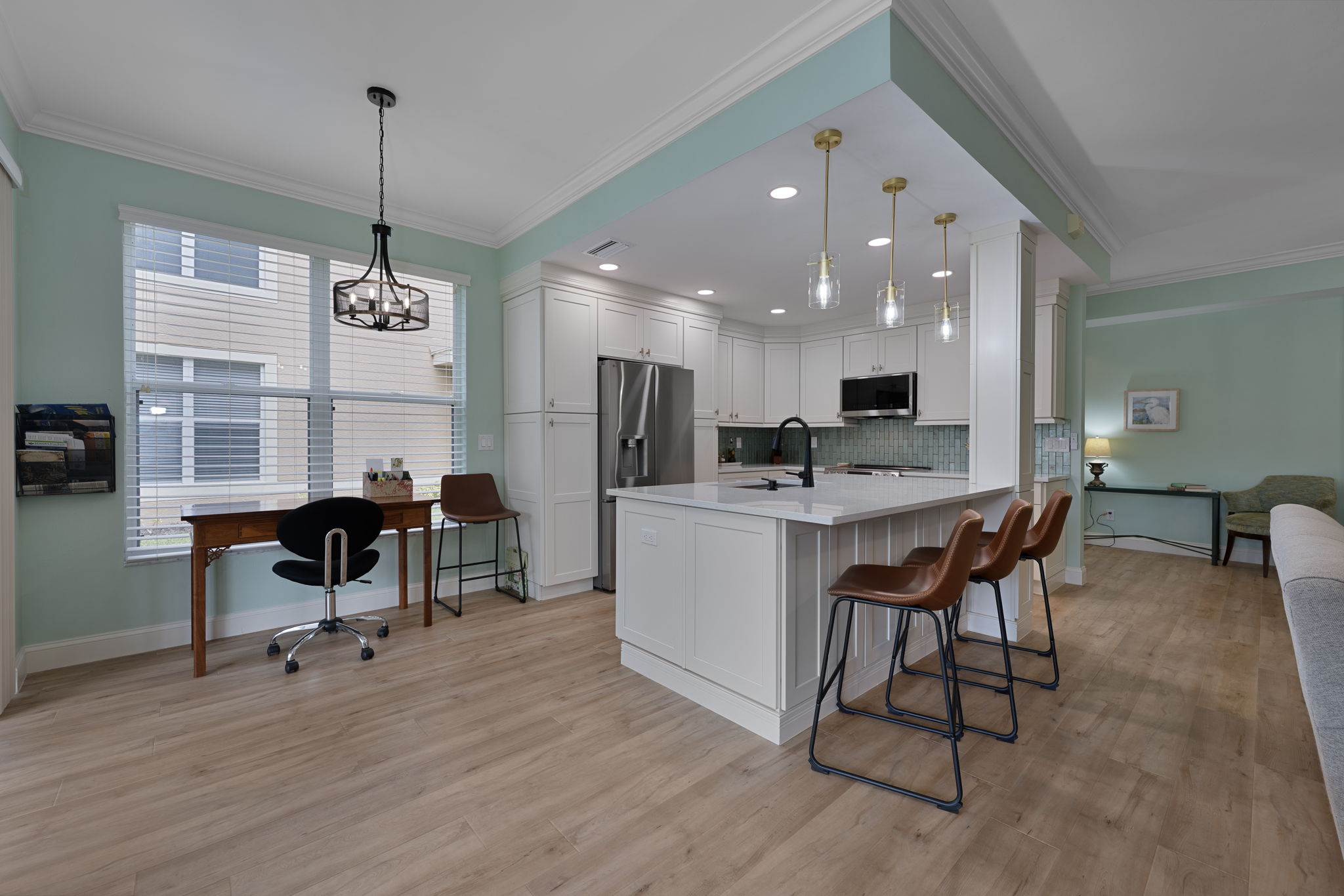 Breakfast Bar - Kitchen