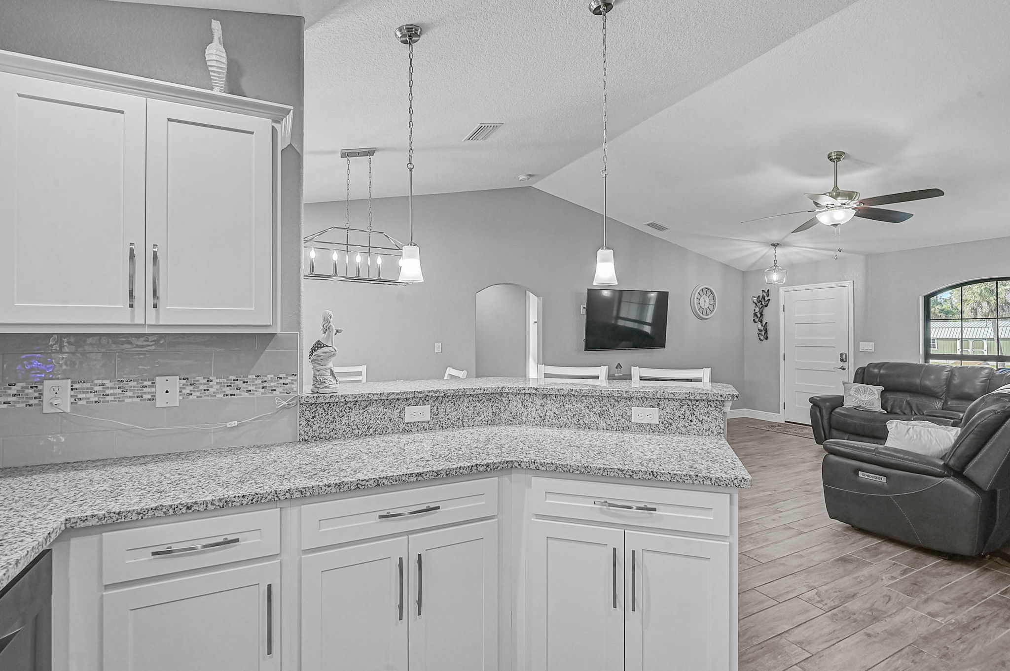 2298 Grandview Dr-15