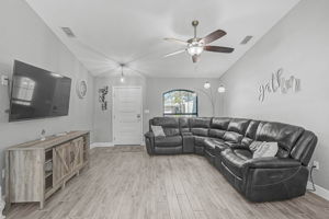 2298 Grandview Dr-9