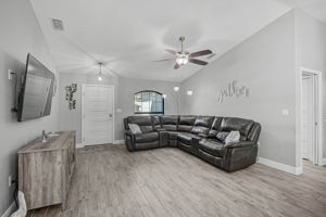2298 Grandview Dr-10