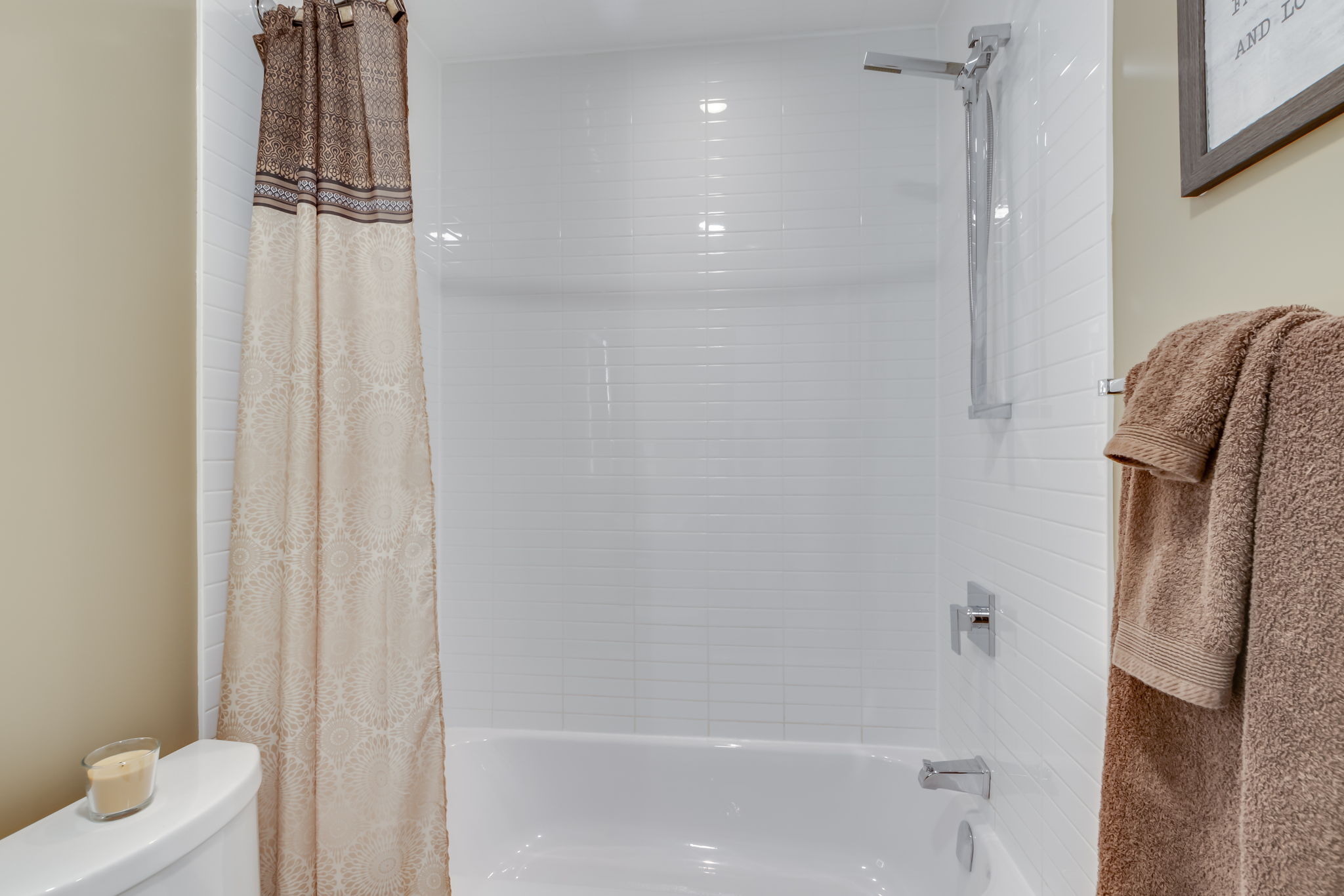 Barrie property showcase — delivered property photograph 31