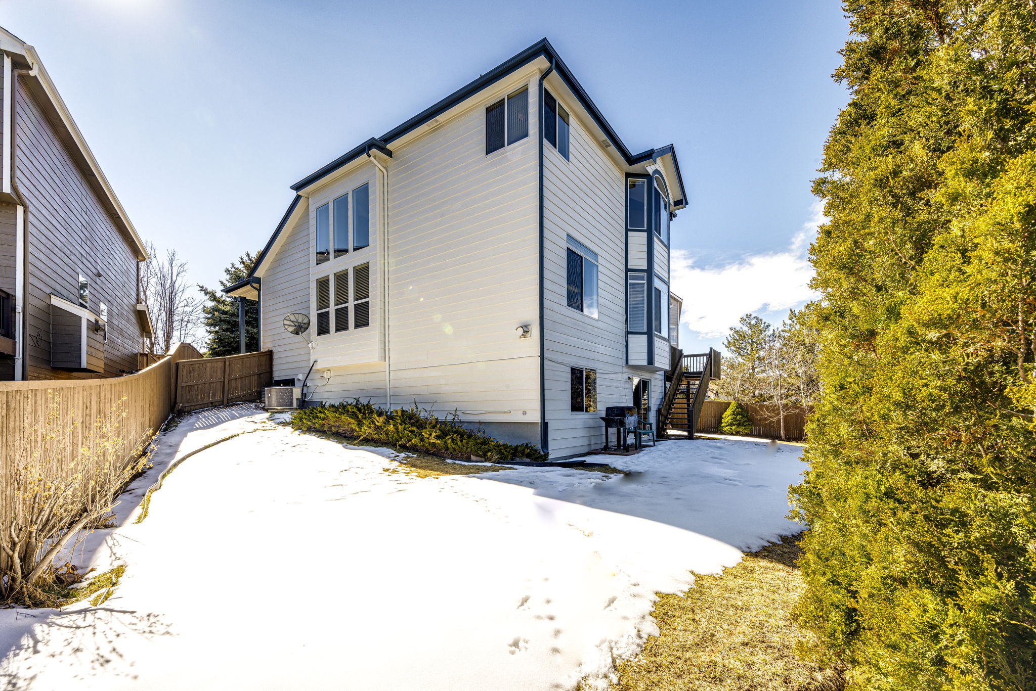 Situated in the highly coveted Highlands Ranch, residents can enjoy top rated schools, miles upon miles of parks & trails, shopping, dining.