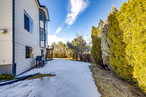 Quick access to C-470 to easily get up to the mountains and 4 amazing recreation centers!