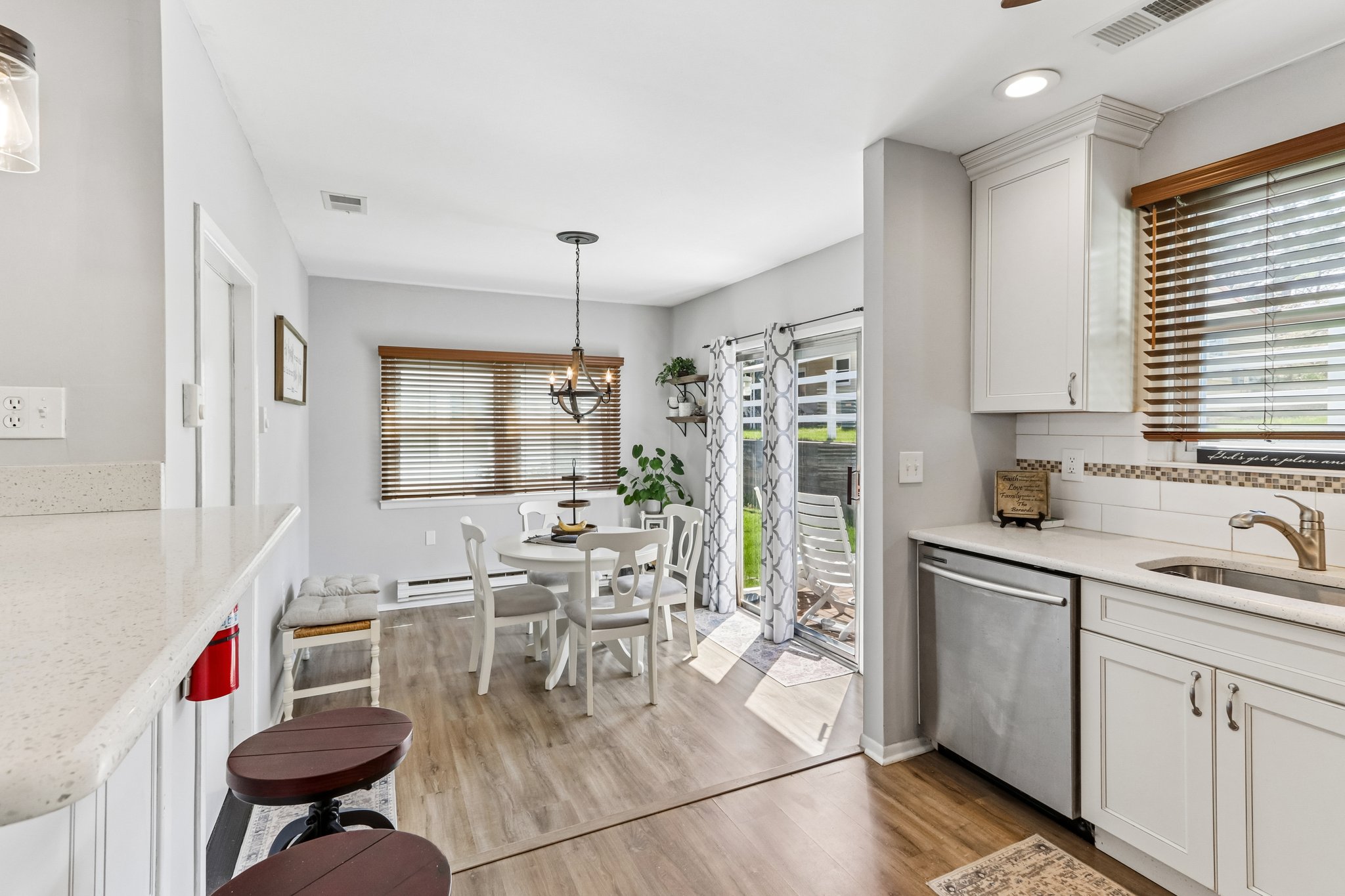 Chelsea Dr 70-S2404-024.jpg