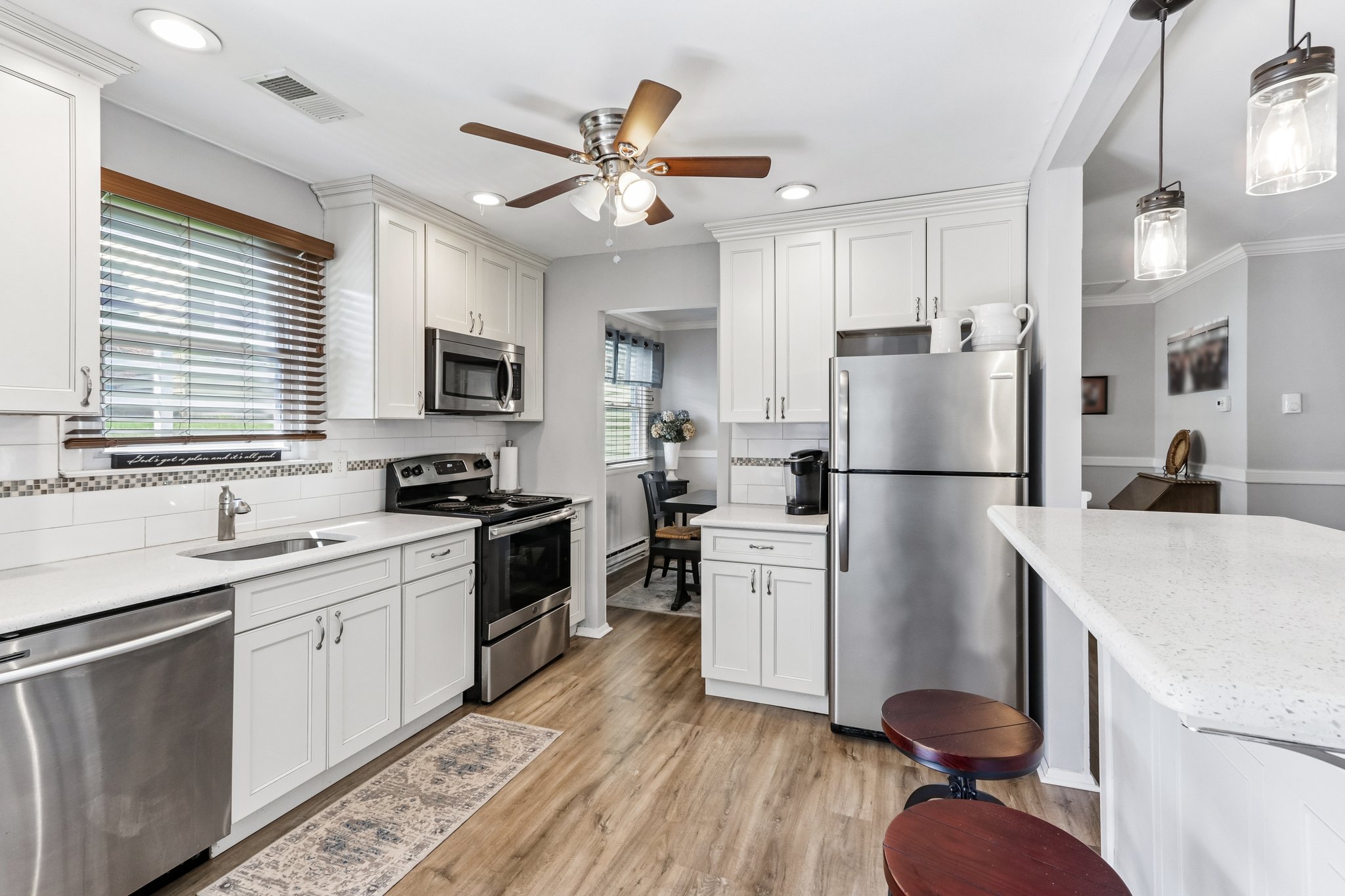 Chelsea Dr 70-S2404-029.jpg