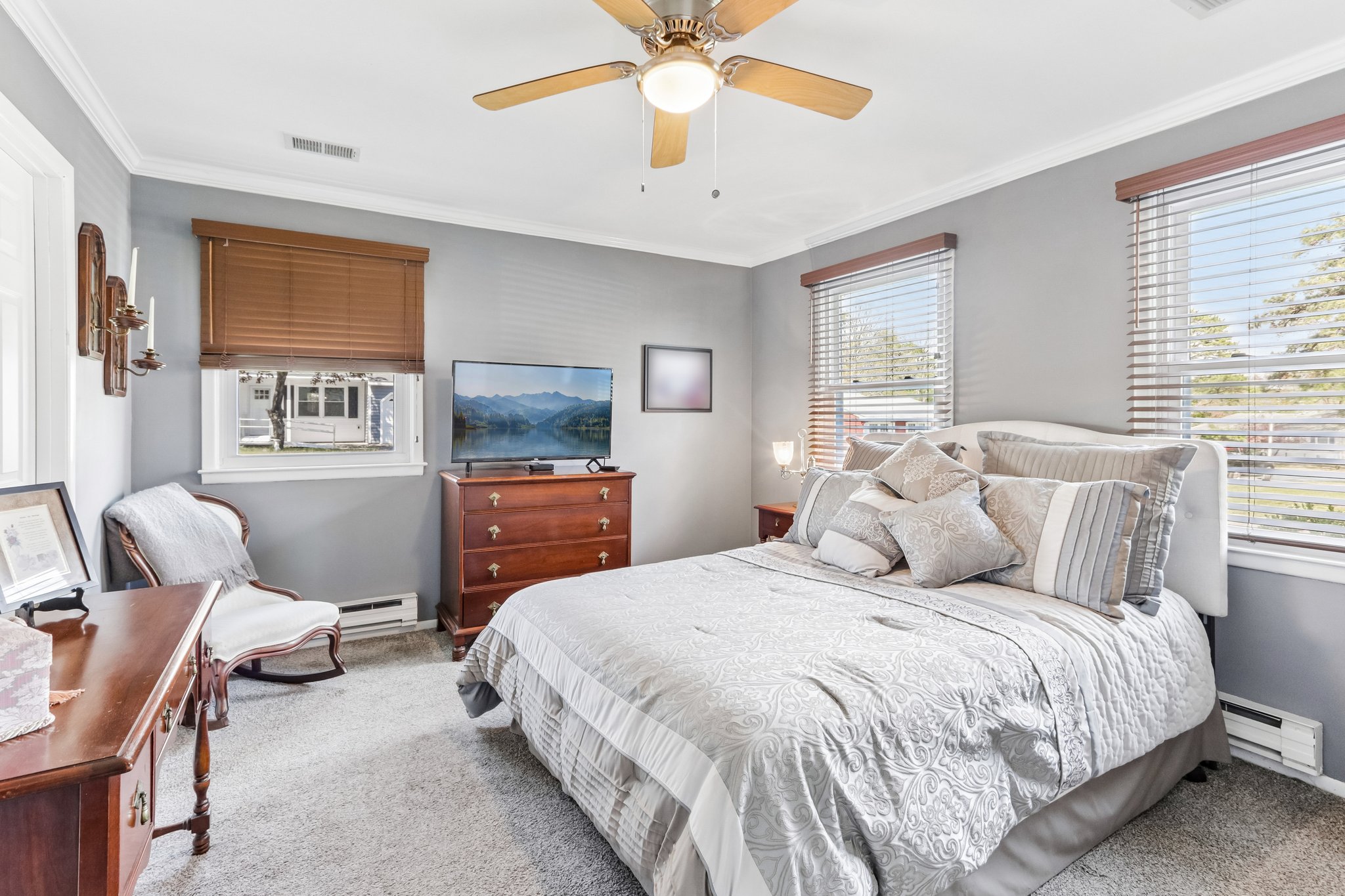 Chelsea Dr 70-S2404-035.jpg