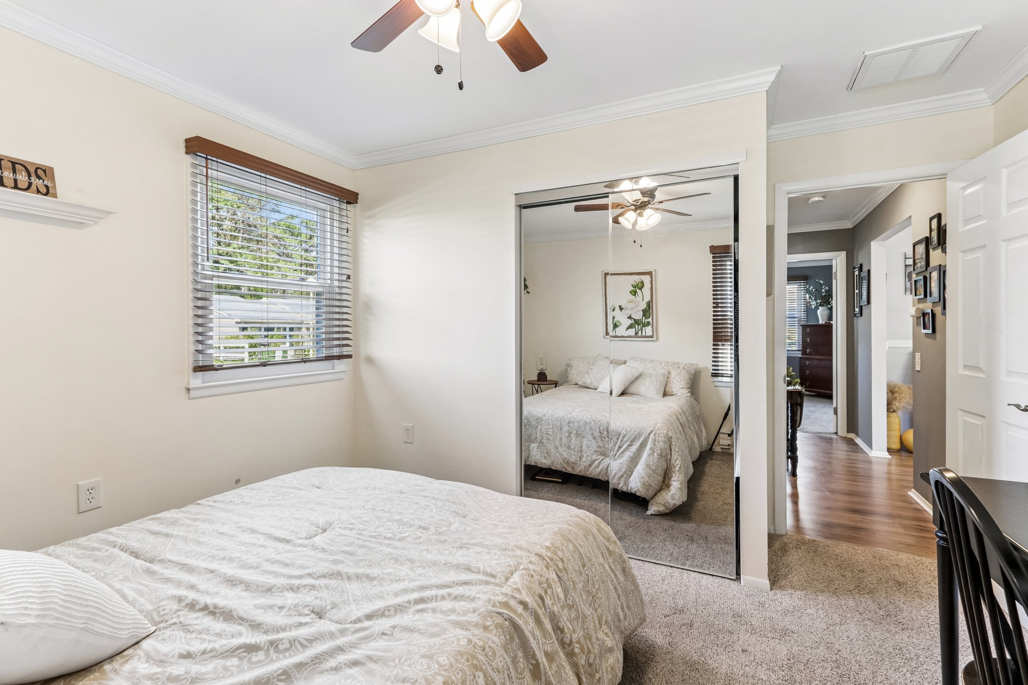 Chelsea Dr 70-S2404-042.jpg