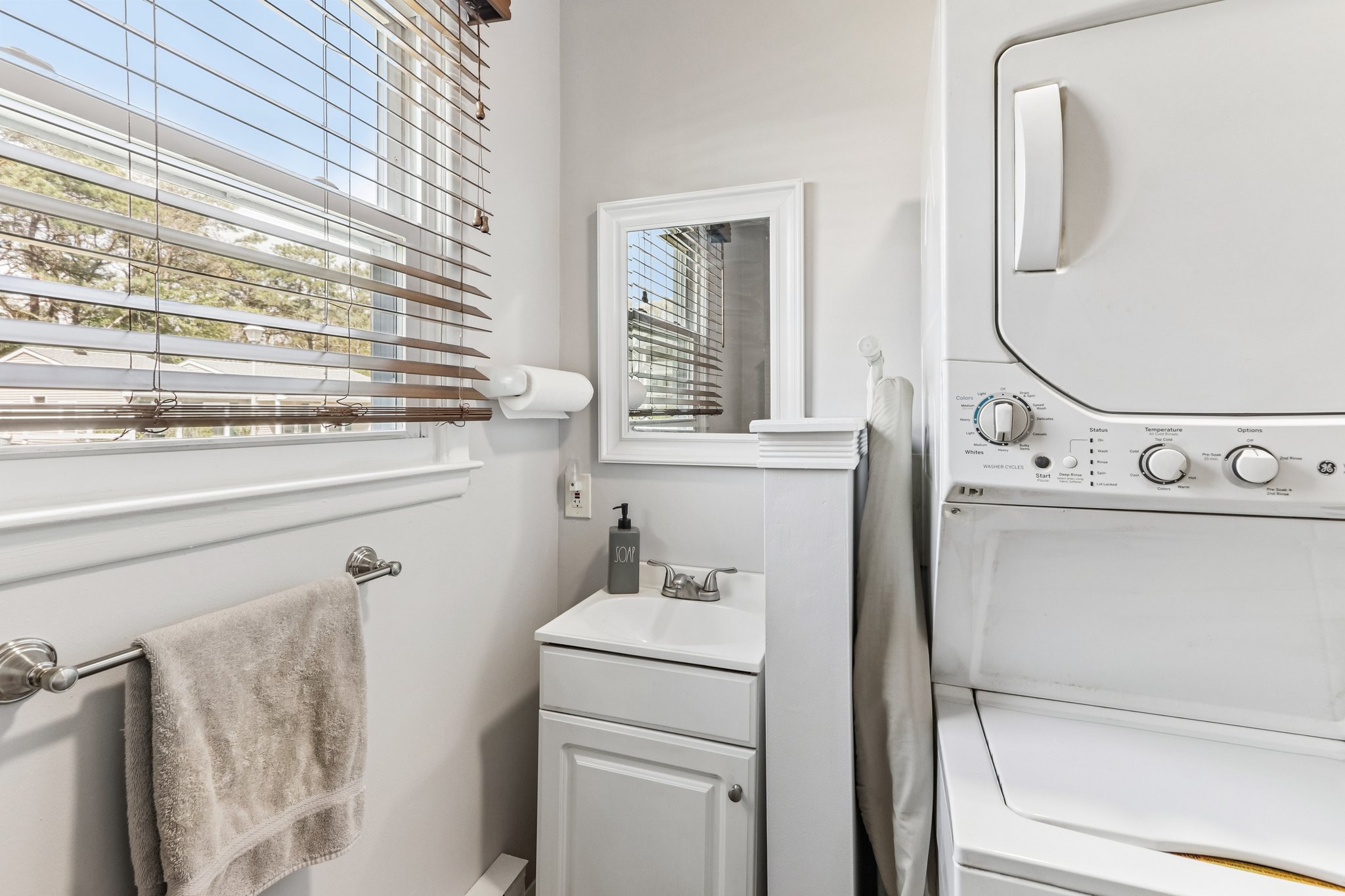 Chelsea Dr 70-S2404-045.jpg