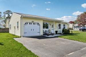 Chelsea Dr 70-S2404-002.jpg