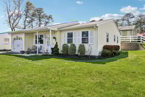 Chelsea Dr 70-S2404-003.jpg