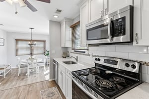 Chelsea Dr 70-S2404-027.jpg