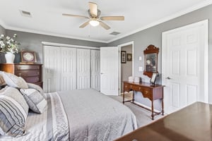 Chelsea Dr 70-S2404-037.jpg