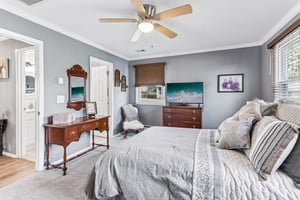 Chelsea Dr 70-S2404-039.jpg