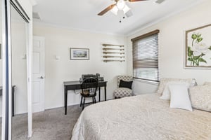 Chelsea Dr 70-S2404-043.jpg