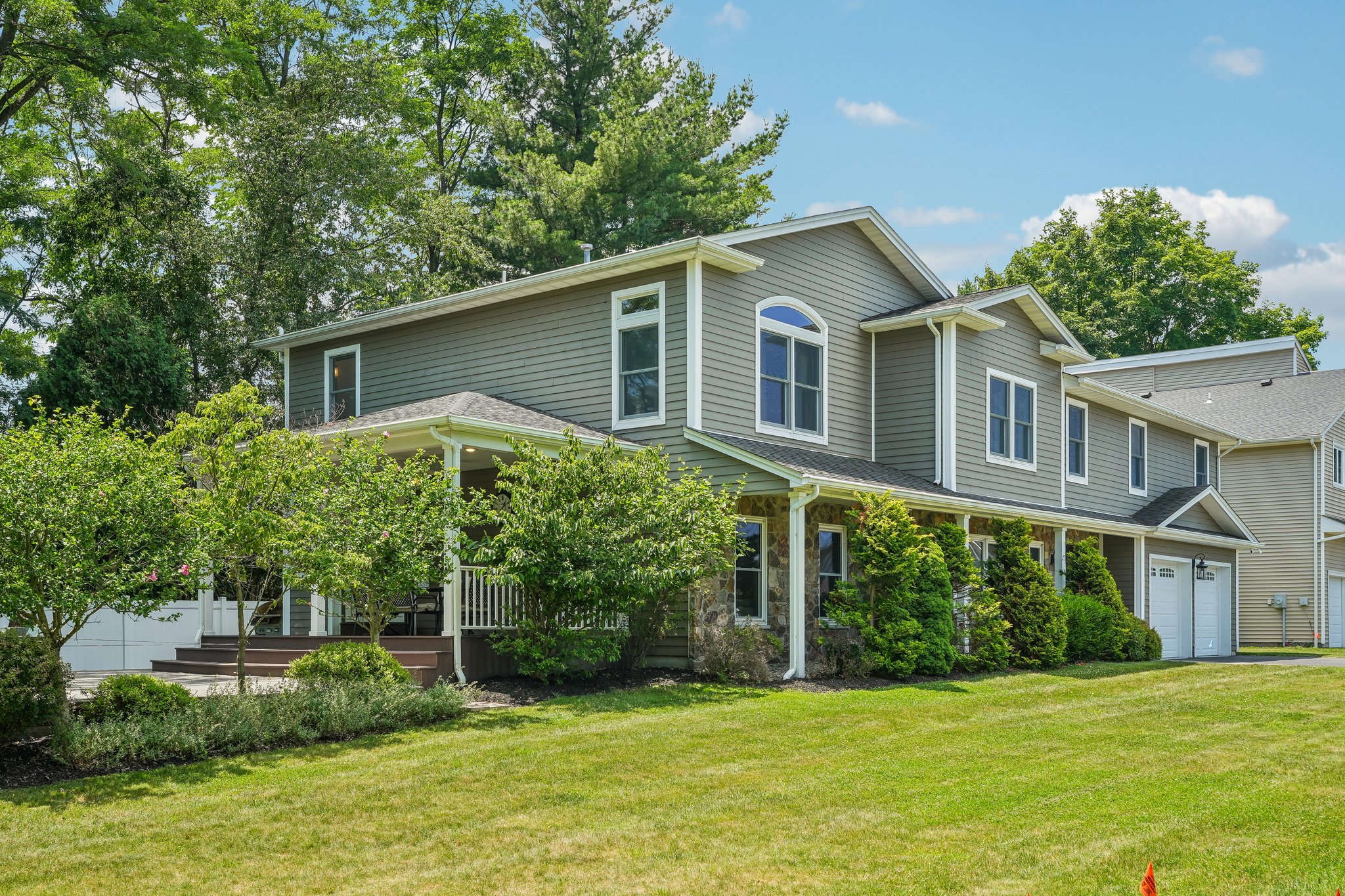 Chicopee Dr-S0407-002.jpg