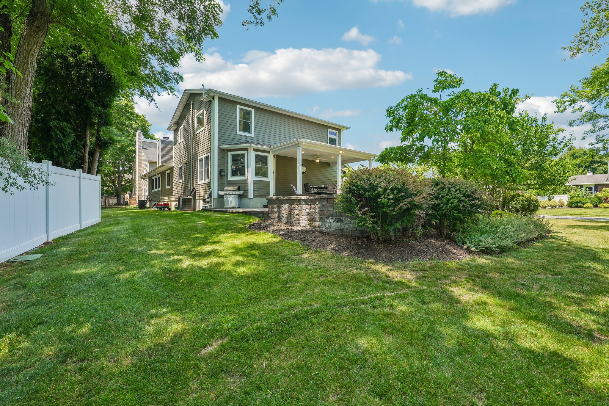 Chicopee Dr-S0407-079.jpg