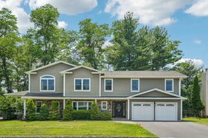 Chicopee Dr-S0407-001.jpg