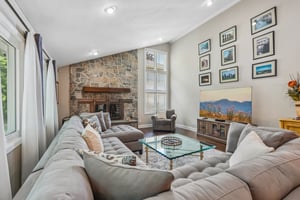 Chicopee Dr-S0407-012.jpg