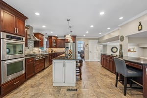 Chicopee Dr-S0407-032.jpg