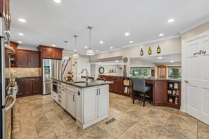 Chicopee Dr-S0407-033.jpg