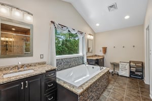 Chicopee Dr-S0407-056.jpg