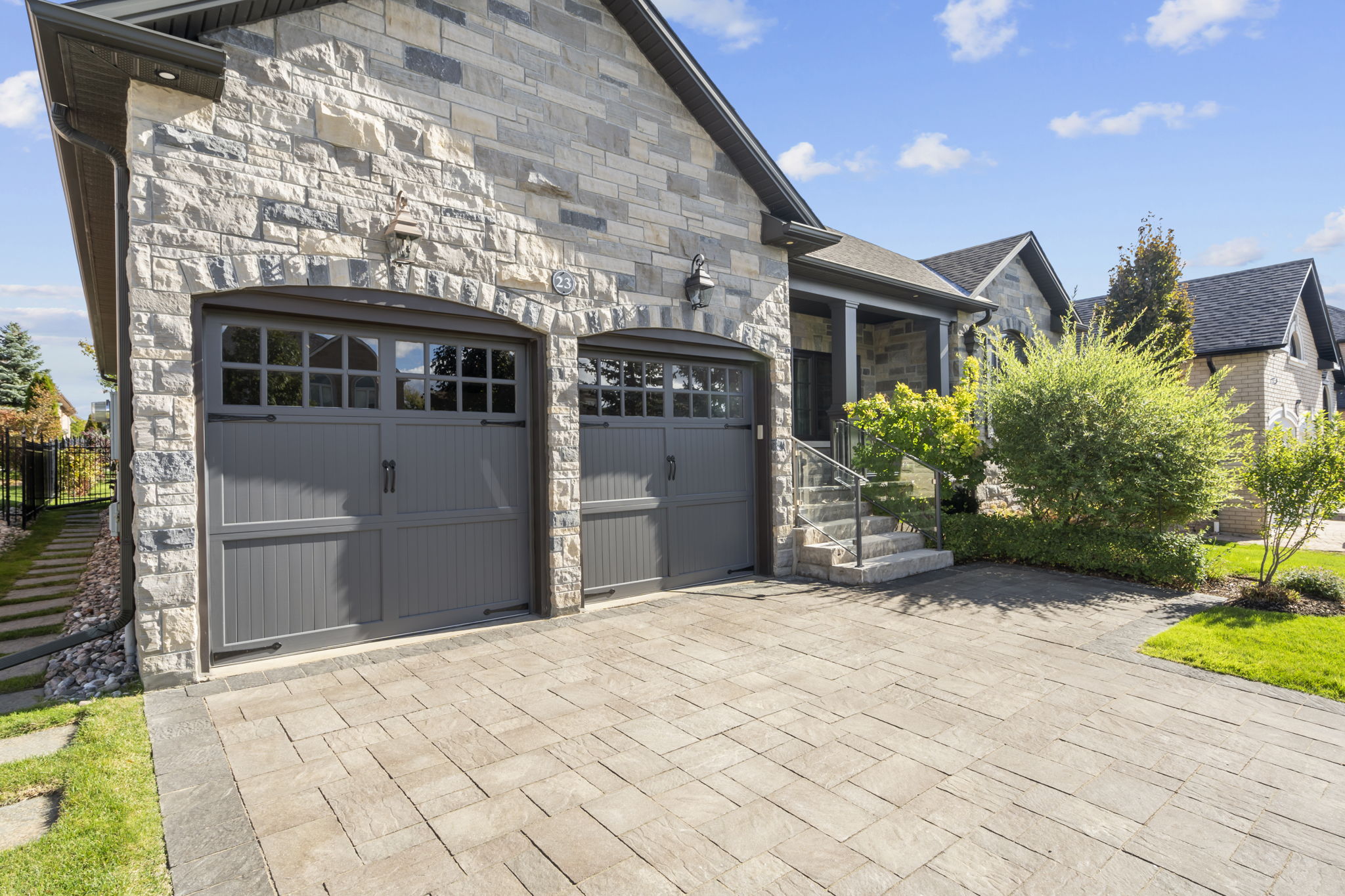 23 Colucci Dr Vaughan, ON L4L 9K2