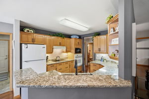  Photo 12