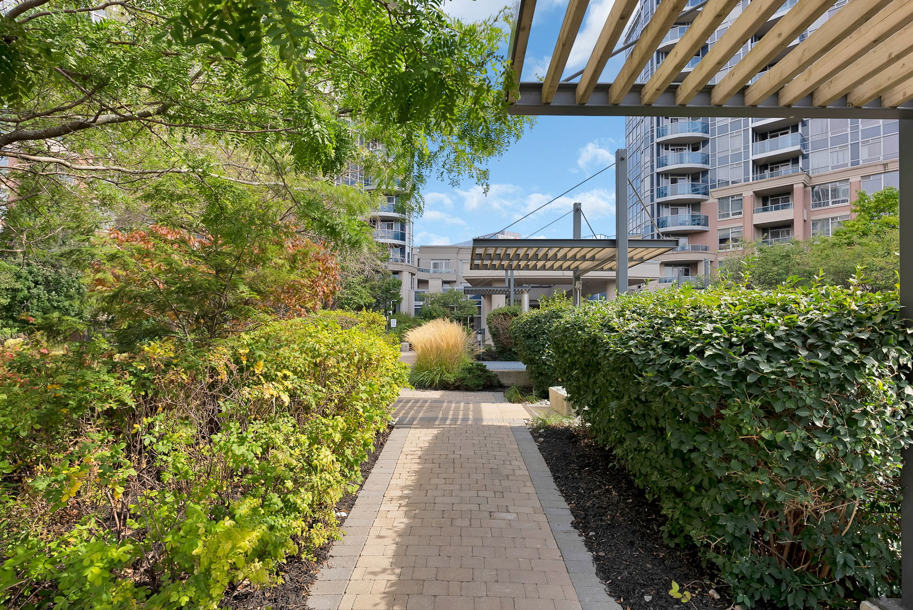 23 Cox Blvd unit 258, Markham, ON L3R 7Z9 | VLO Tours by RLPH Production