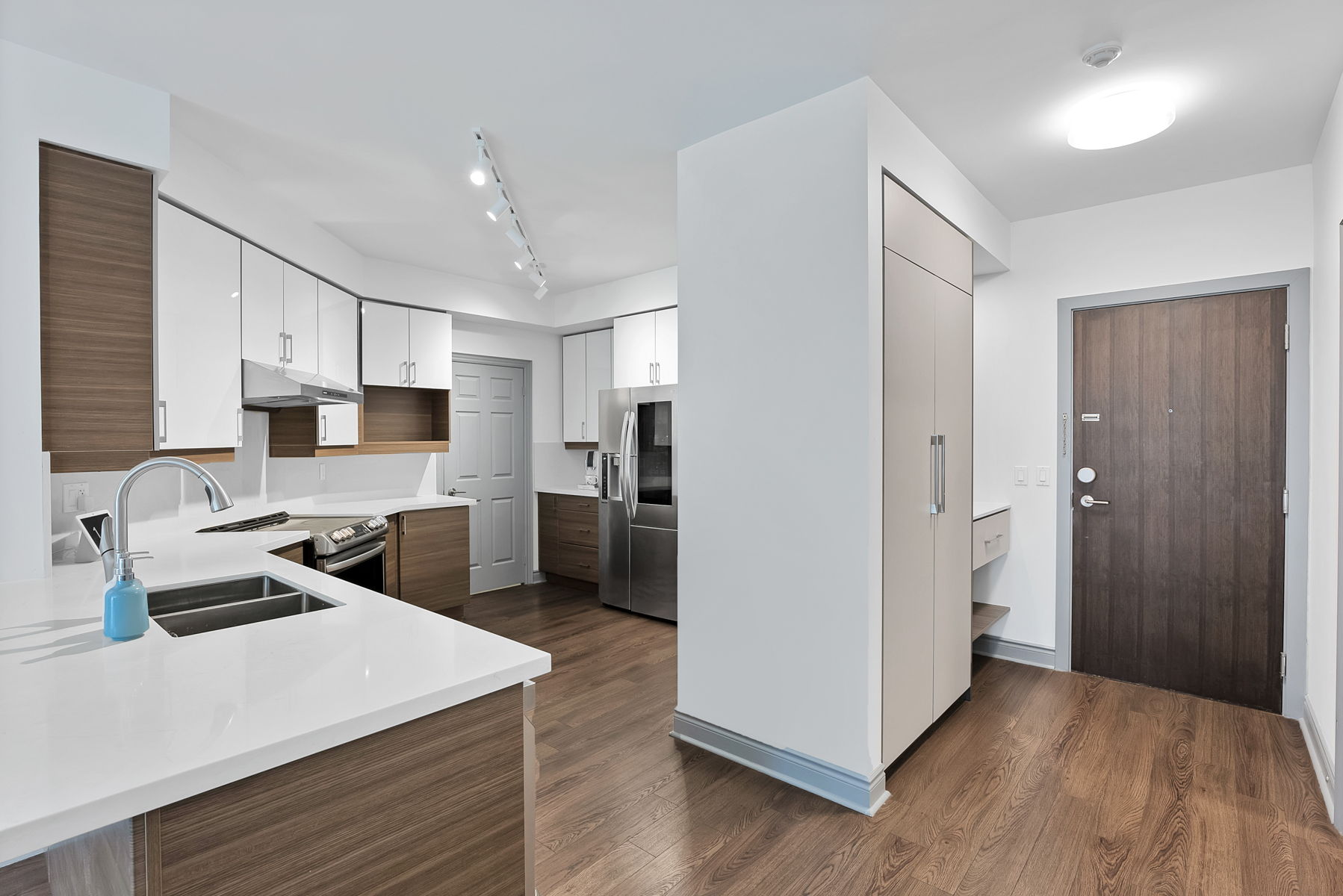 23 Cox Blvd unit 258, Markham, ON L3R 7Z9 | VLO Tours by RLPH Production