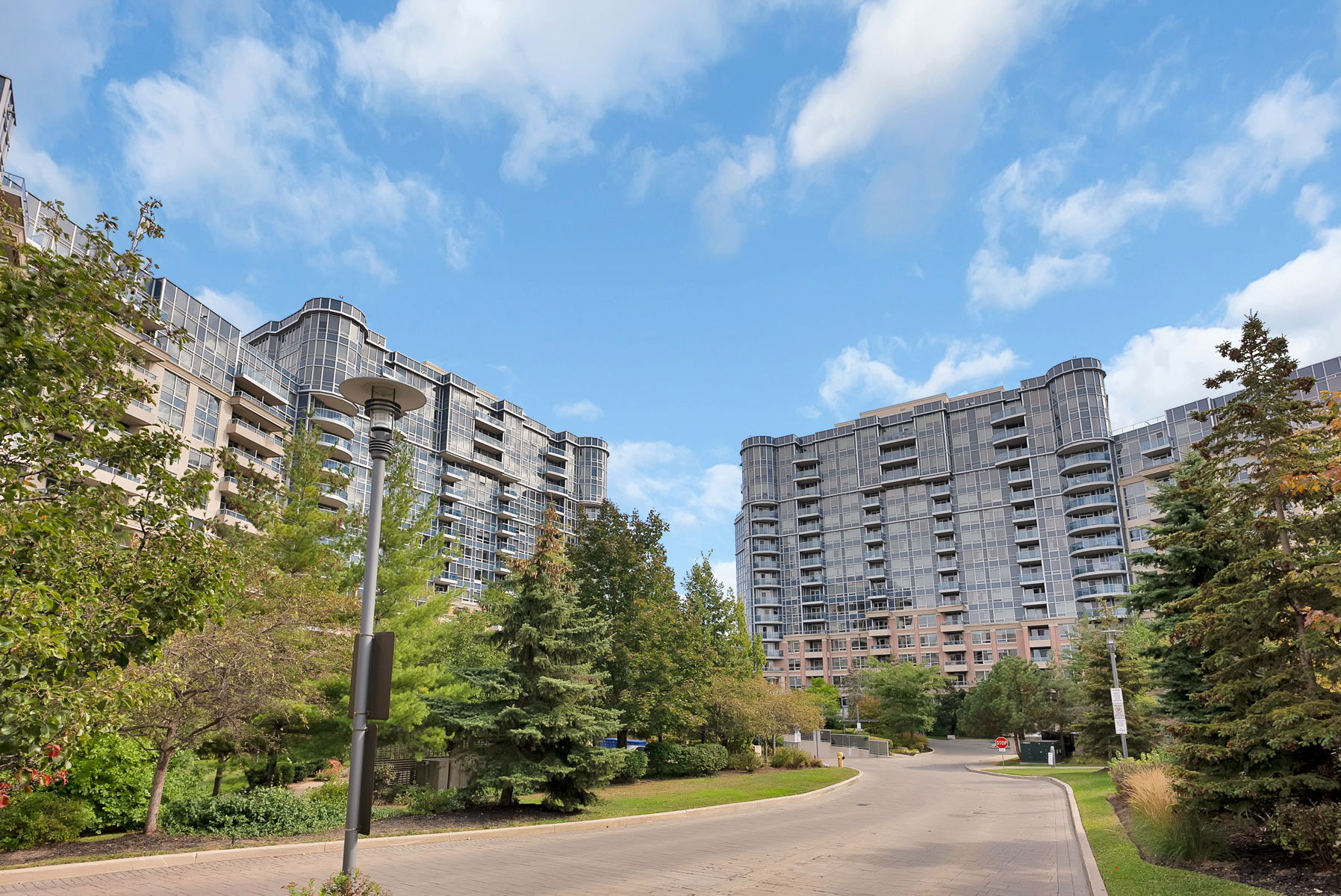 23 Cox Blvd unit 258, Markham, ON L3R 7Z9 | VLO Tours by RLPH Production