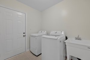  Photo 34