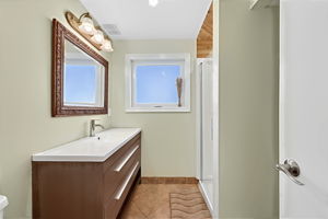  Photo 44