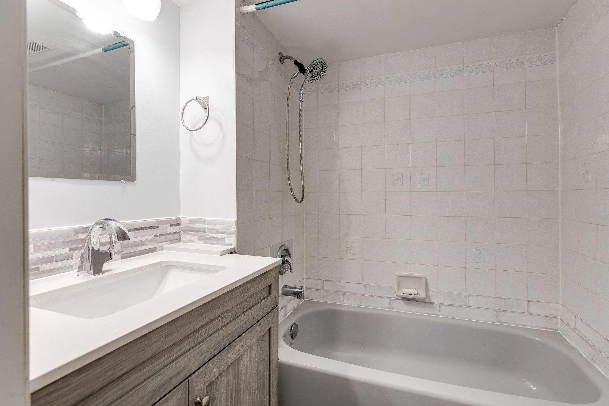 Barrie property showcase — delivered property photograph 27