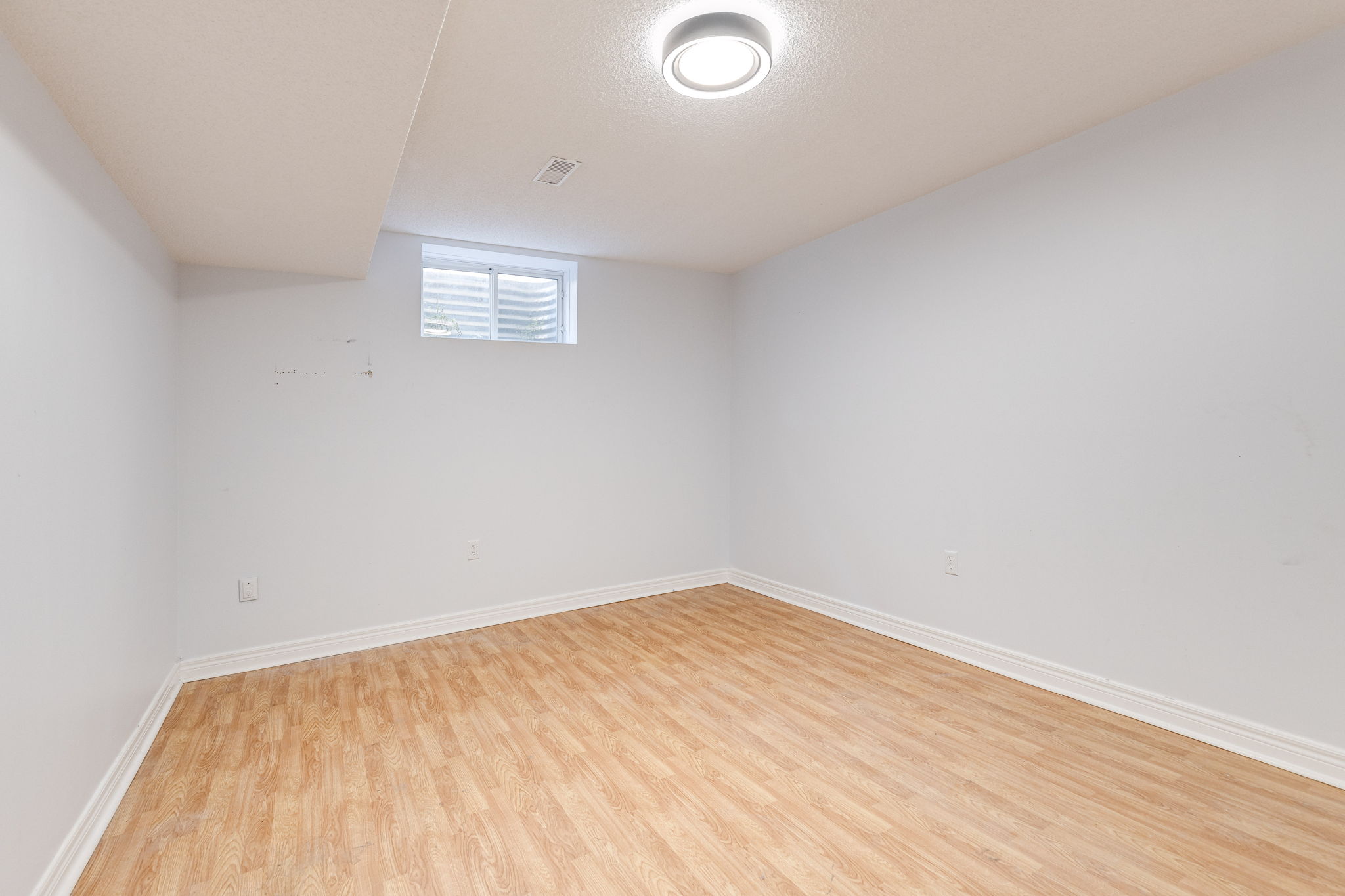 Barrie property showcase — delivered property photograph 28