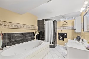  Photo 36