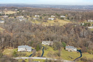 23 Great Woods Ln, Malvern, PA 19355, USA Photo 2