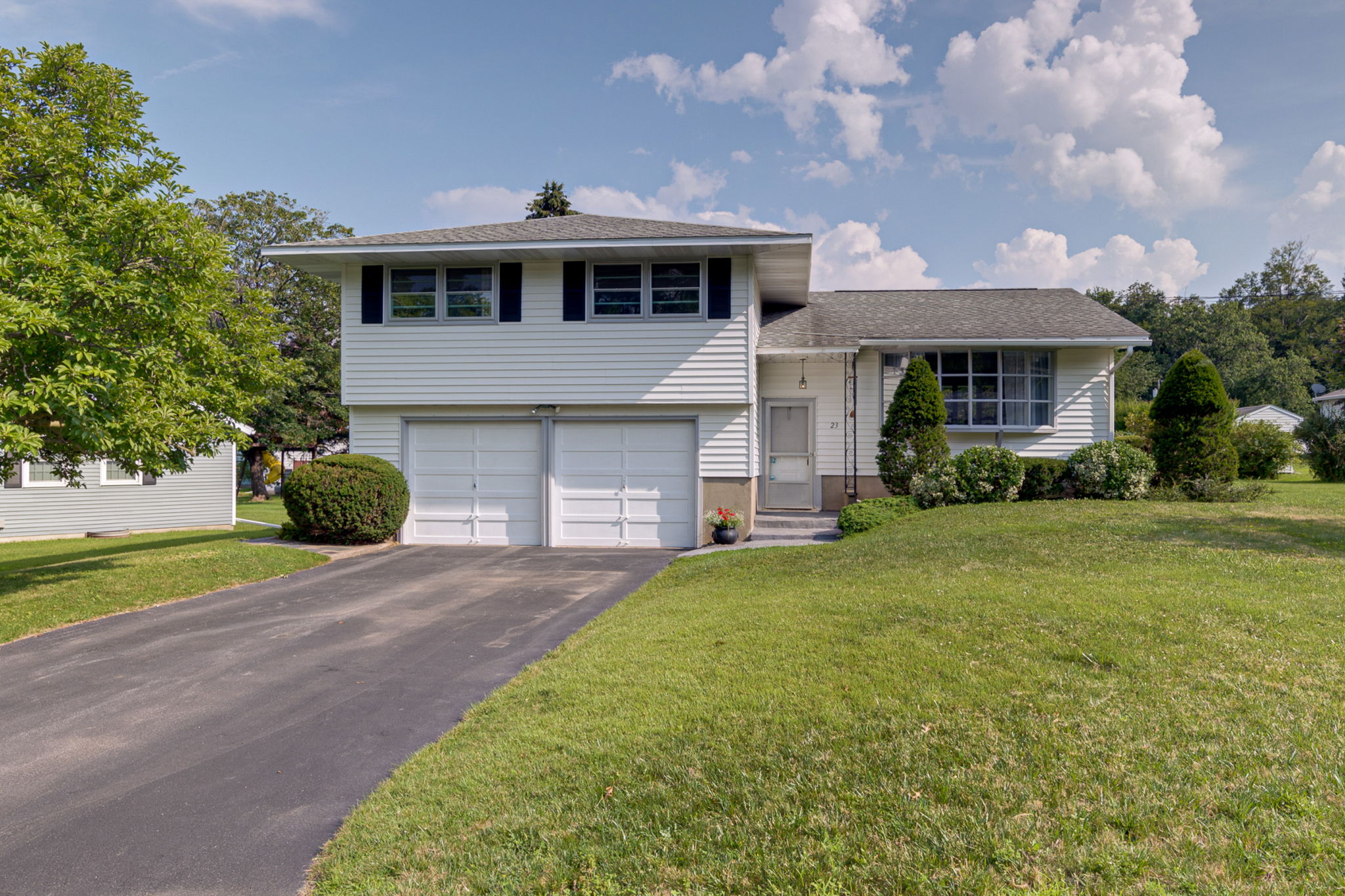  23 Harts Hill Parkway, Whitesboro, NY 13492, US