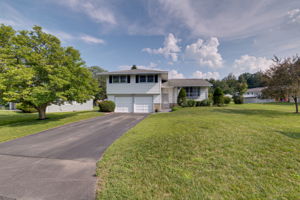  23 Harts Hill Parkway, Whitesboro, NY 13492, US Photo 2