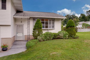  23 Harts Hill Parkway, Whitesboro, NY 13492, US Photo 5