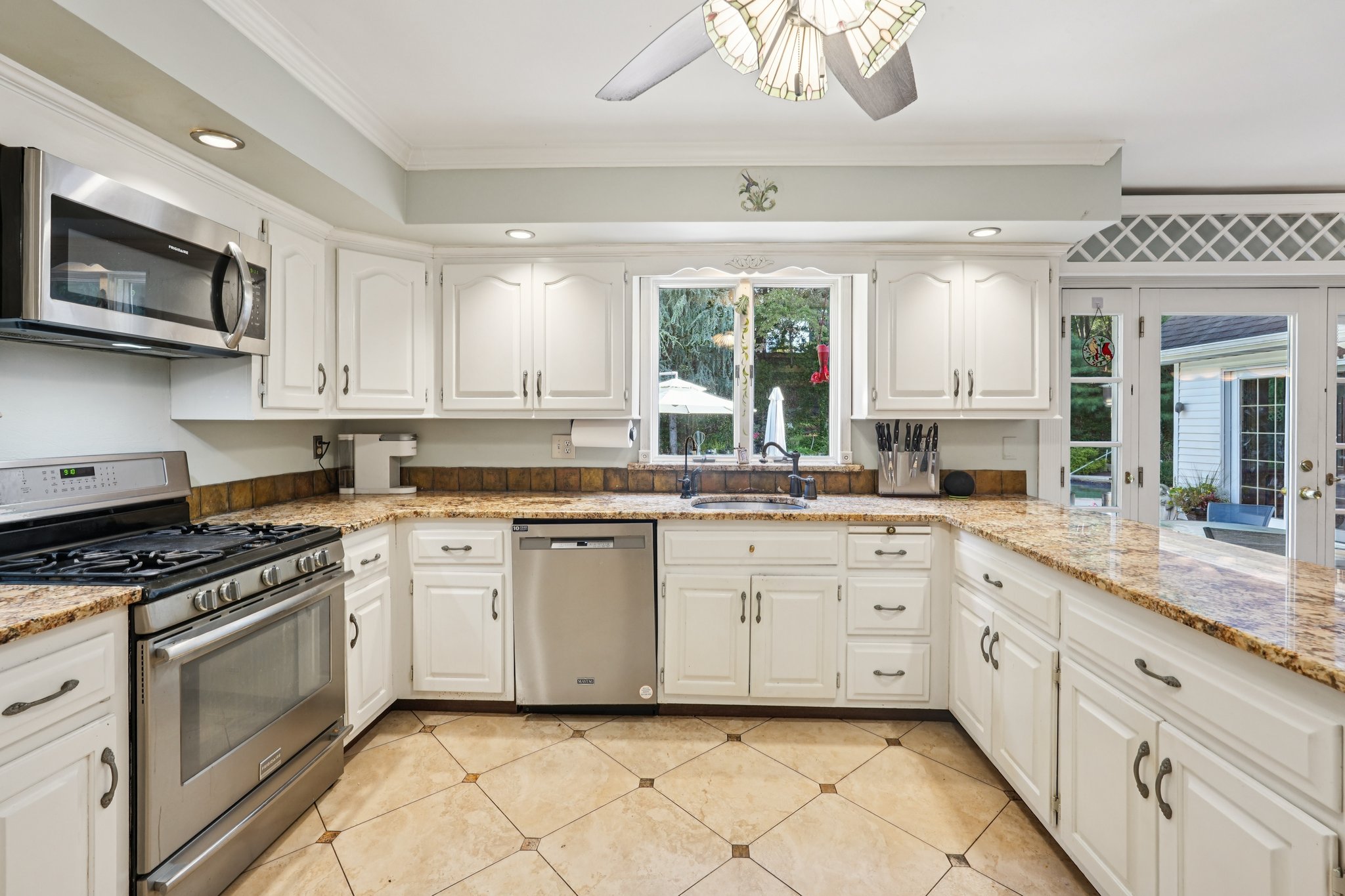 Herlihy Dr-S0509-017.jpg