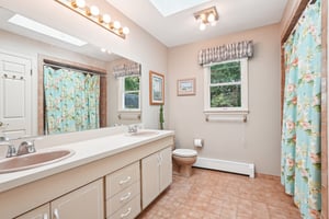 Herlihy Dr-S0509-039.jpg
