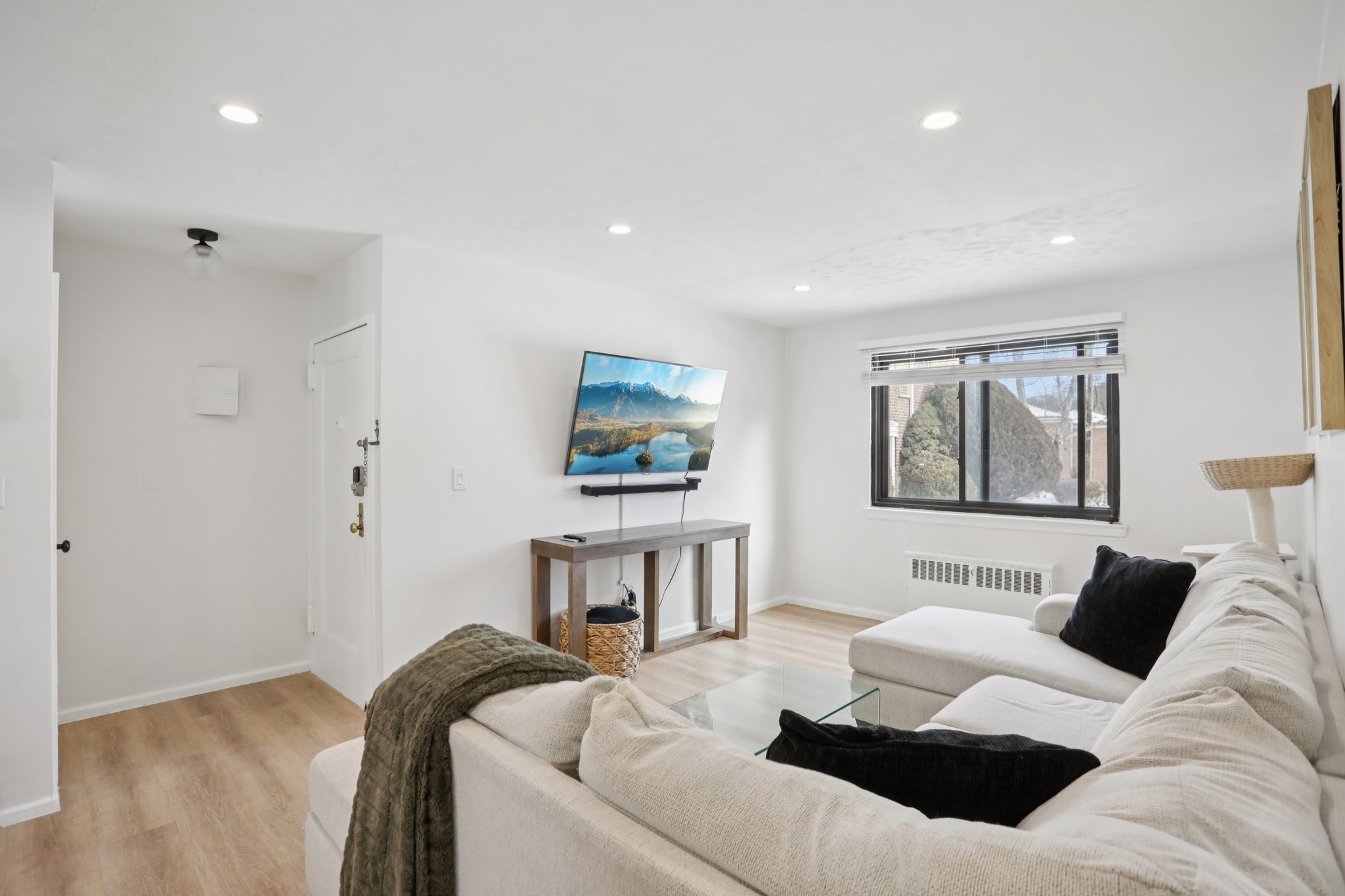 23 Lawrence Dr A-S0702-006.jpg