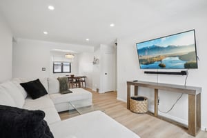 23 Lawrence Dr A-S0702-009.jpg