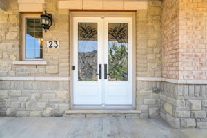 Front Porch/Entrance