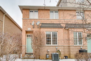 23 Observatory Ln Unit 256, Richmond Hill ON
