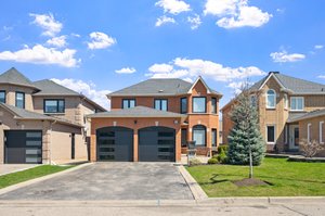 23 Oriah Ct, Vaughan ON